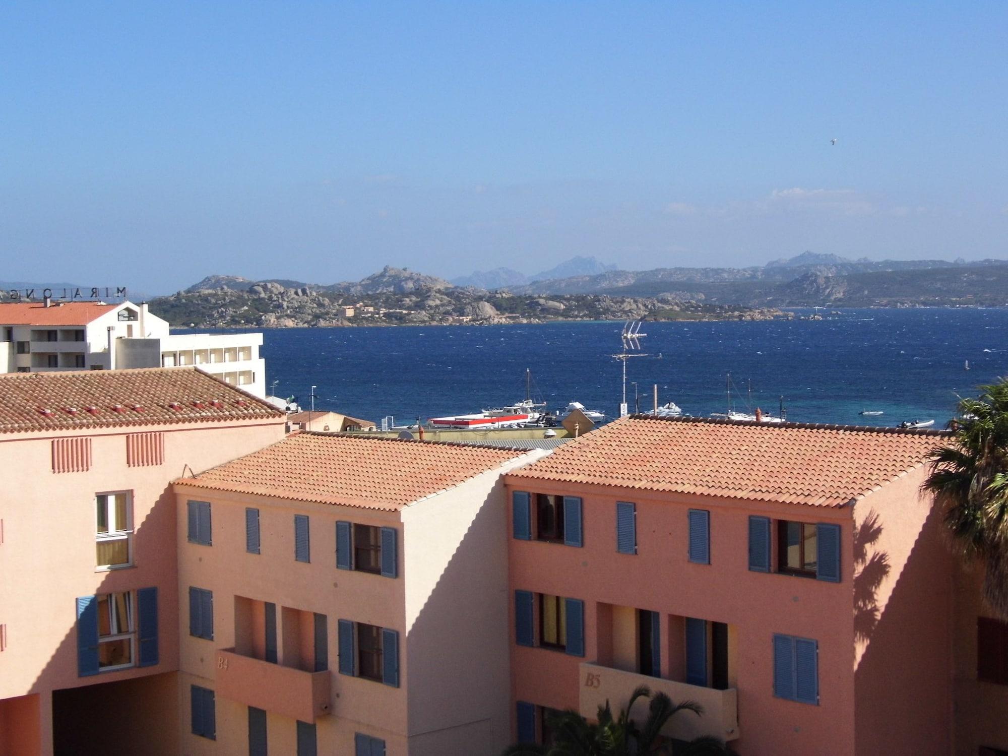 Le Nereidi Hotel & Residence Con Piscina-Tennis-Fitness-Parcheggio Coperto-Sala Conferenze La Maddalena  Exteriör bild