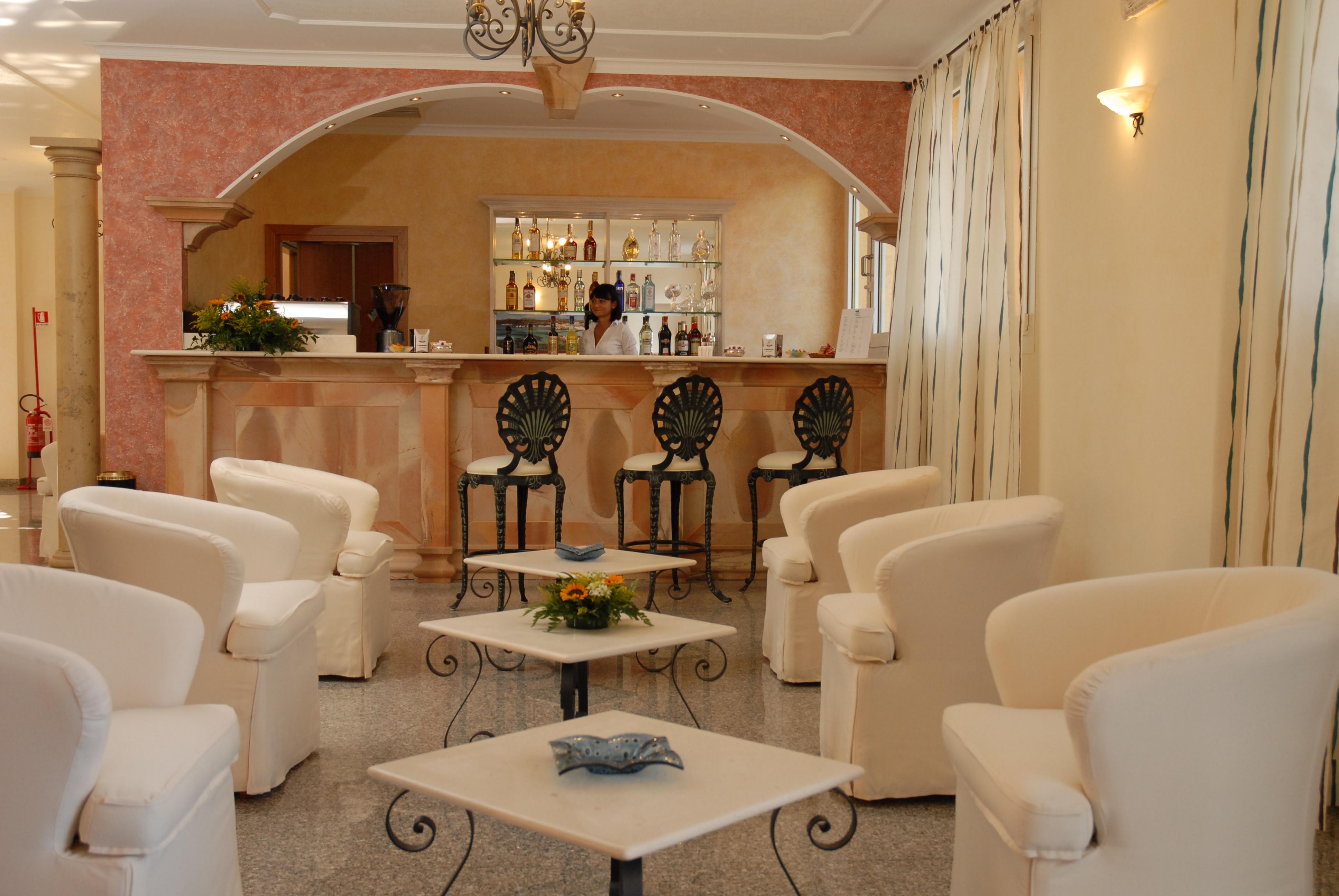 Le Nereidi Hotel & Residence Con Piscina-Tennis-Fitness-Parcheggio Coperto-Sala Conferenze La Maddalena  Exteriör bild