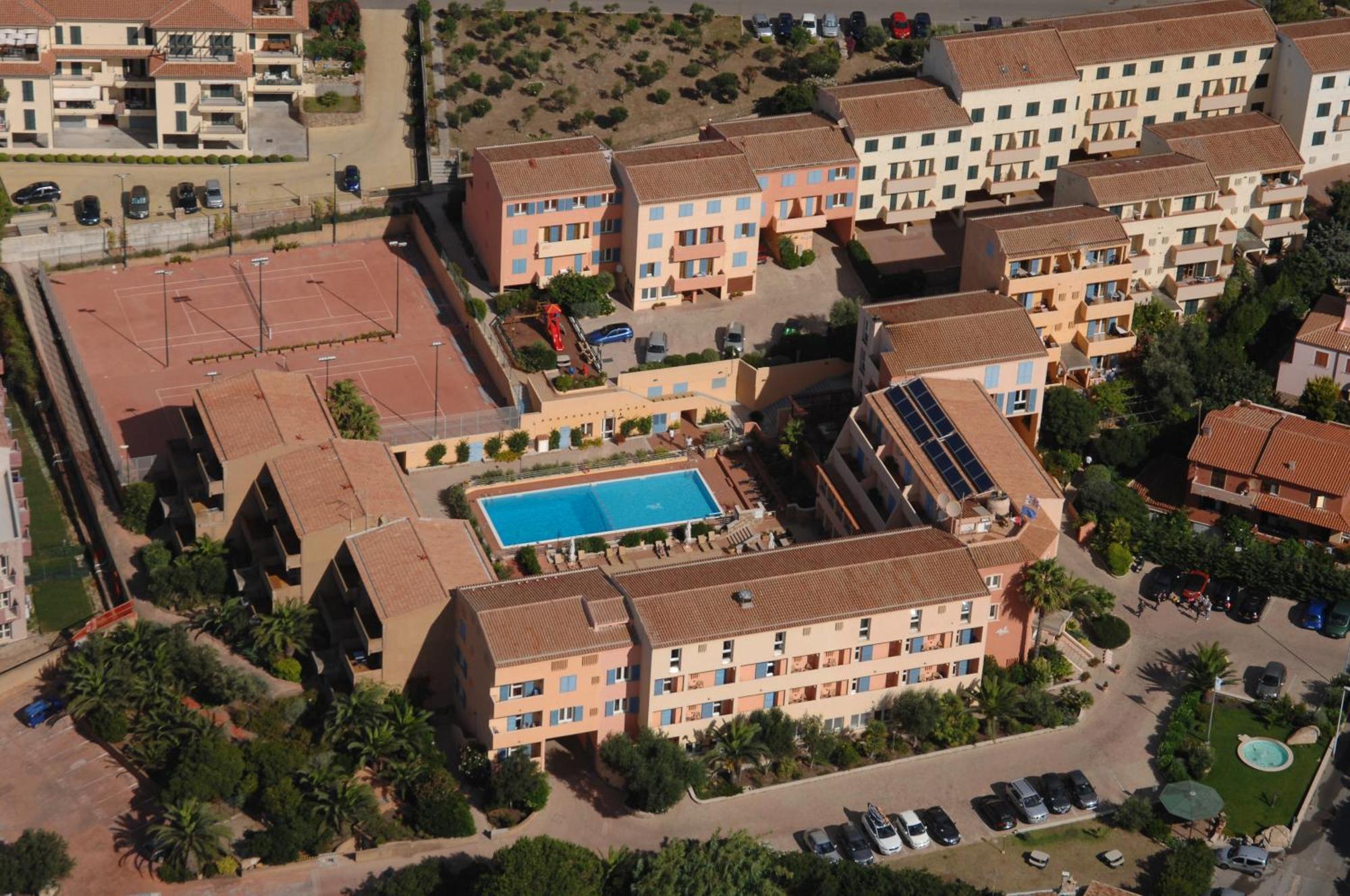 Le Nereidi Hotel & Residence Con Piscina-Tennis-Fitness-Parcheggio Coperto-Sala Conferenze La Maddalena  Exteriör bild